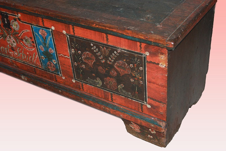 Cassapanca Tirolese del 1800 in legno riccamente dipinto