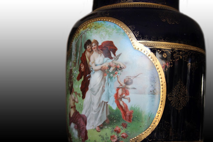 Coppia di vasi Austriaci Manifattura Vienna in porcellana con scene di gusto neo-classico