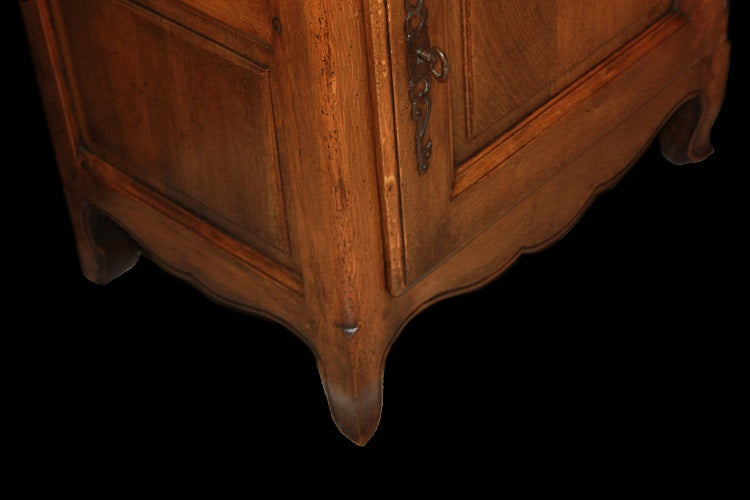 Credenzino stile Provenzale francese di metà 1800 in legno di rovere