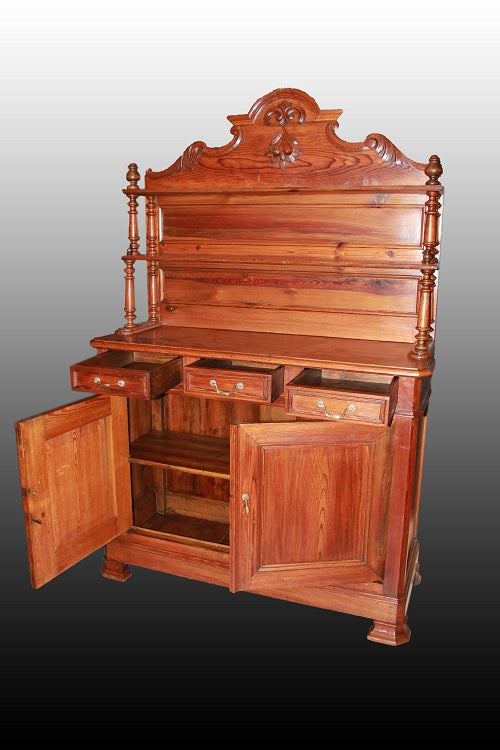 Credenza piattaia con alzata stile Luigi Filippo in legno di larice XIX secolo