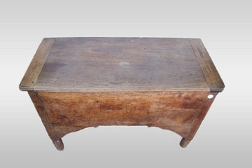 Buffet rustique du début du 19ème siècle
