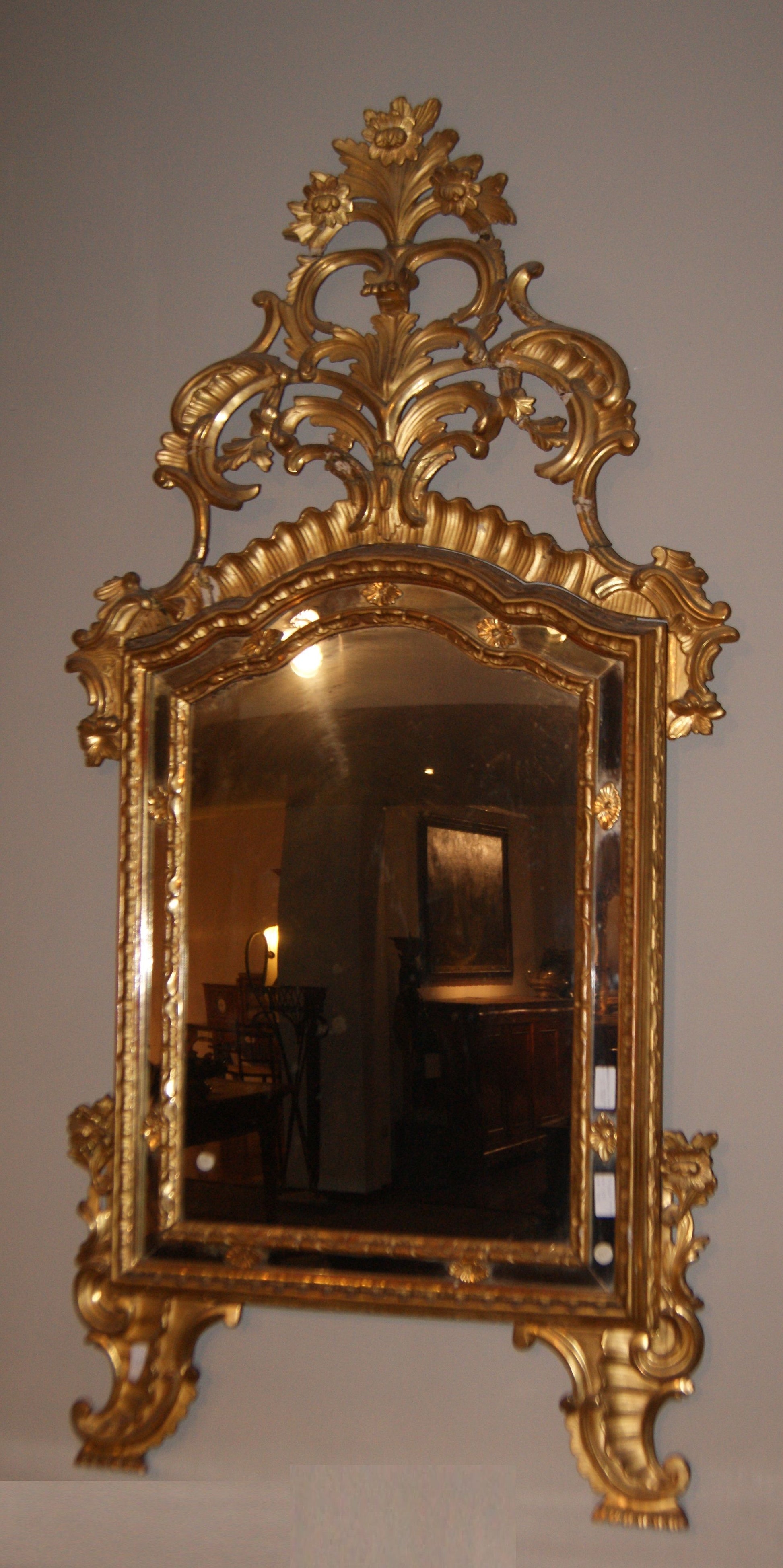 Antica spettacolare specchiera italiana del 1700 dorata foglia oro