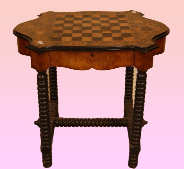 Tavolino da gioco in radica con scacchiera