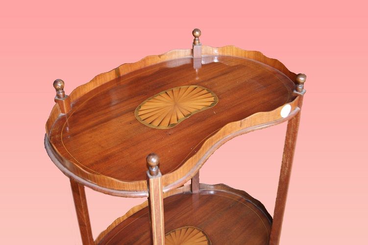 Antico tavolino a fagiolo inglese del 1800 in mogano con intarsi