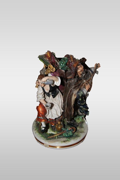 Scultura in porcellana Capodimonte del 1800 Italia
