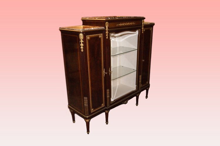 Stupenda vetrina Luigi XVI del 1800 3 porte in mogano