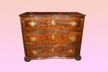 Small antique Italian chest of drawers from the 1700s in walnut wood