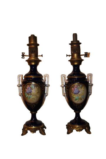 Paire de lampes à huile antiques en porcelaine française des années 1800