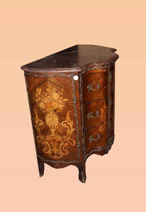 Antico piccolo comò del 1800 Luigi XV con intarsi marmo e bronzi