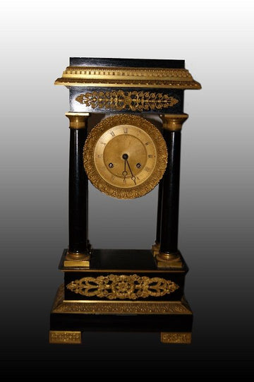 Pendule de table antique de style Empire français des années 1800