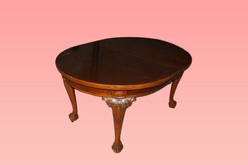 Table antique ovale à rallonge du 19ème siècle de style Chippendale en acajou