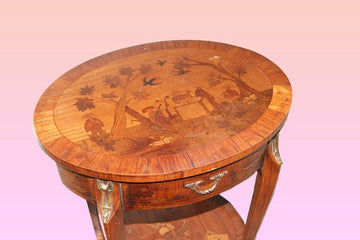 Petite table da salon française antique des années 1800 marquetée de style oriental