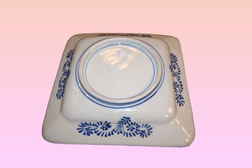 Assiette carrée antique en porcelaine 