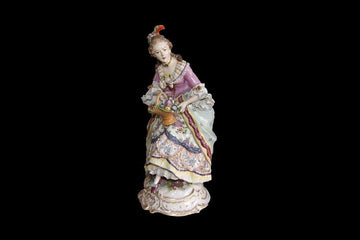 Sculpture d'une noble du 19ème siècle en porcelaine de Capodimonte et fleurs