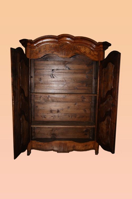 Grande armadio antico restaurato francese in legno di noce stile Provenzale magnifico molto grande  interno con mensole ecco come è fatto
