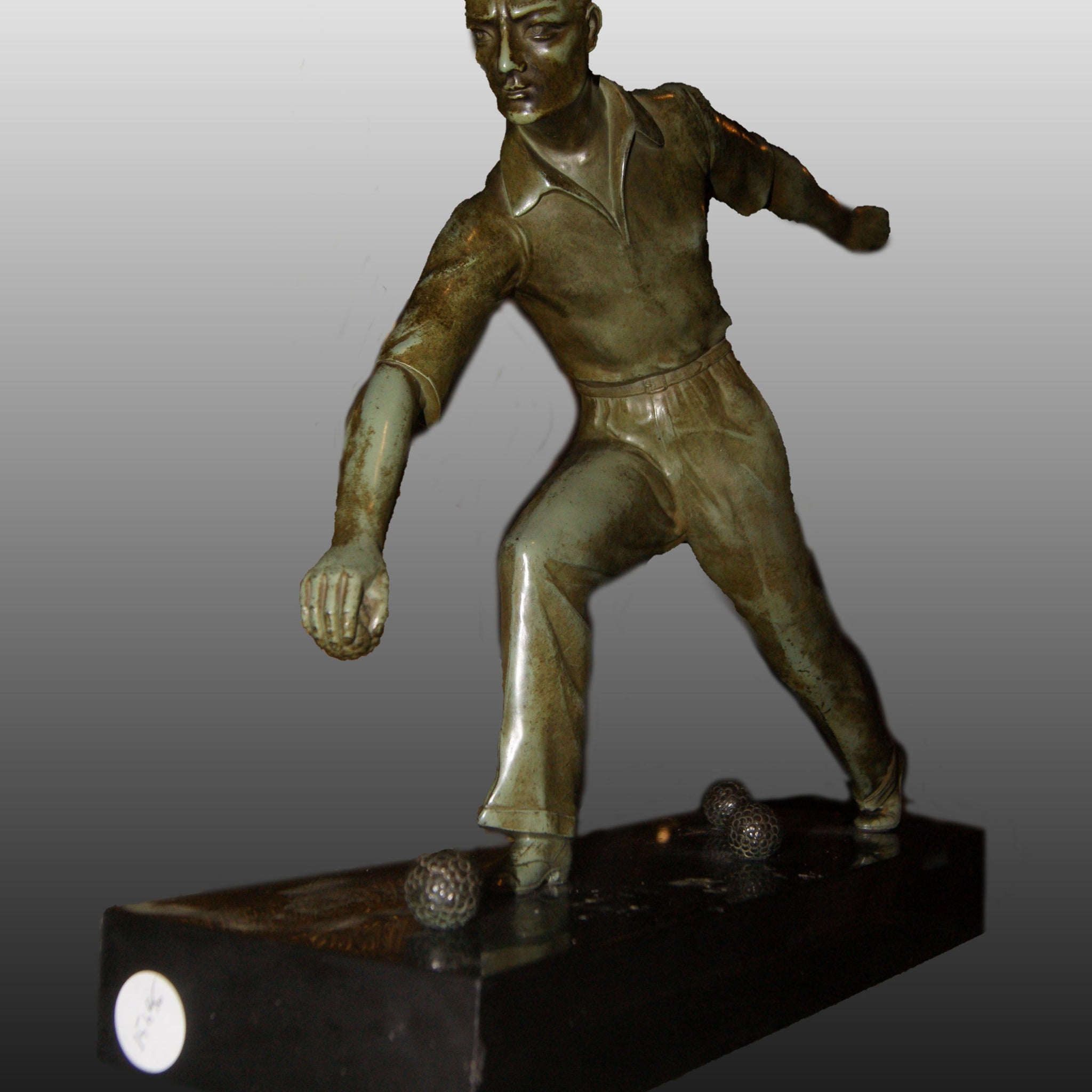 Statue bowls player (pétanque), 1980 Statue bowls player (pétanque), 1980