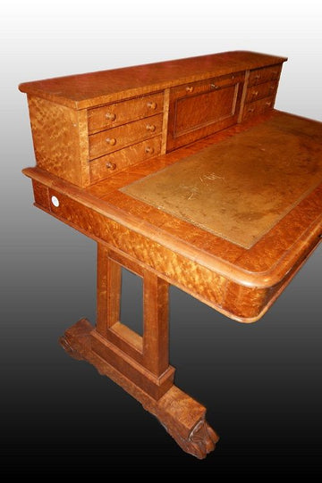 Beau bureau à dosseret de style Louis Philippe du 19ème siècle avec dessus en cuir