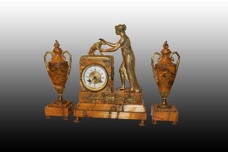 Antico tris orologio con vasi in marmo giallo Siena Impero 1800 bronzo
