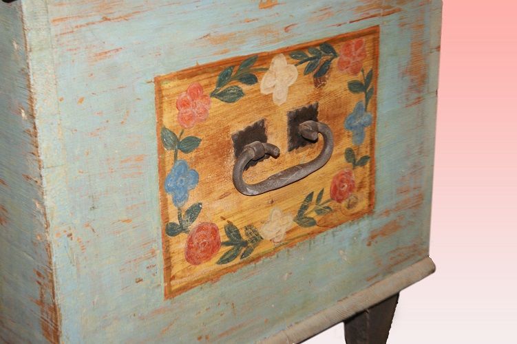Antica cassapanca tirolese del 1800 con pitture e cassetto 