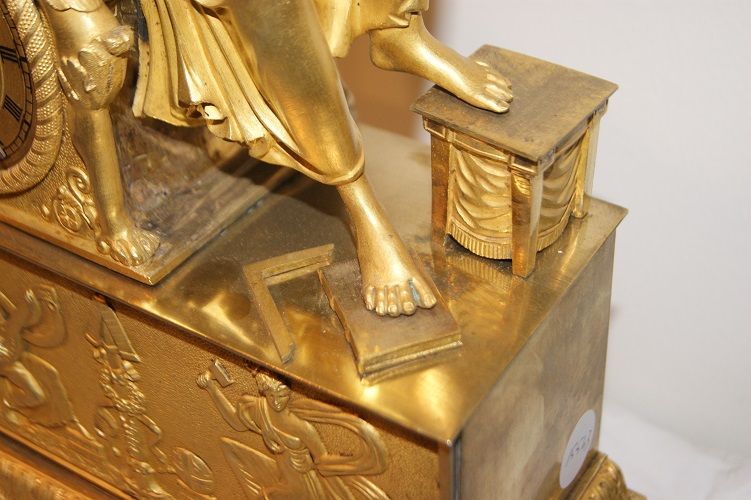 Orologio Impero Antico del 1800 con dama in bronzo dorato francese