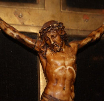 Crocifisso francese di inizio 1800 con Cristo in avorio e stupenda cornice coeva