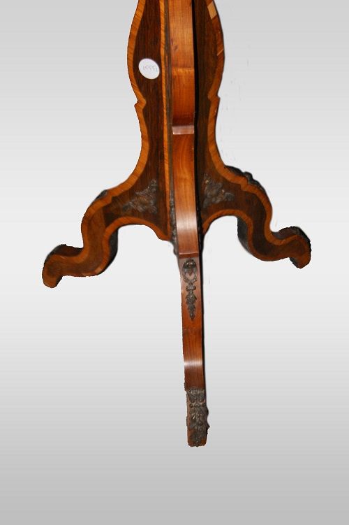 Antico tavolino a vela francese smerlato del 1800 con intarsi