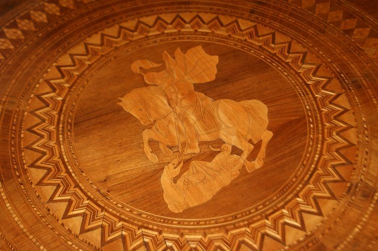 Antico tavolino circolare italiano del 1800 sorrentino San Giorgio