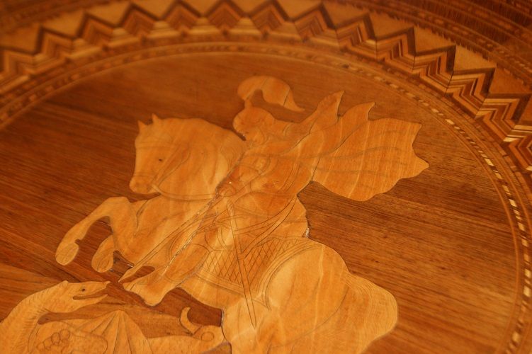 Antico tavolino circolare italiano del 1800 sorrentino San Giorgio