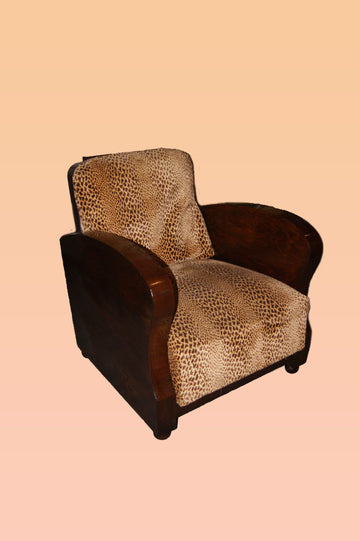 Antique French Deco style armchairs from the early 1900s in walnut
