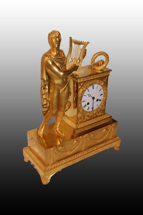 Antico orologio da tavolo francese del 1800 Uomo con Lira classico