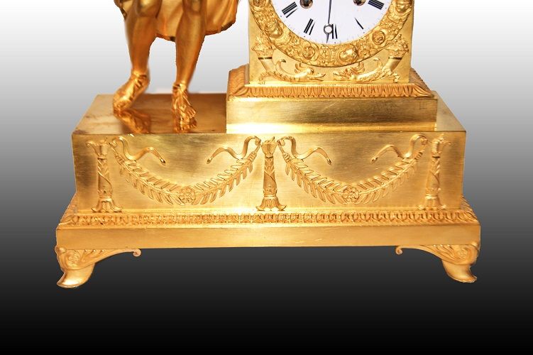 Antico orologio da tavolo francese del 1800 Uomo con Lira classico
