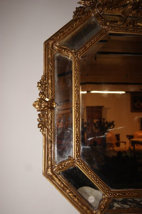 Antica specchiera ottagonale Luigi XV dorata del 1800 francese uccelli