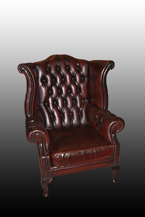 Antica poltrona Chesterfield del 1950 in pelle marrone con orecchie