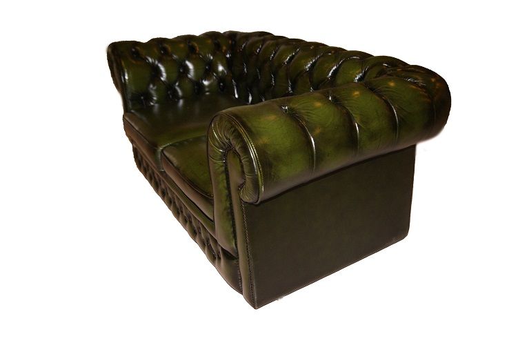 Antico divano inglese chesterfield 2 posti in pelle verde del 1950