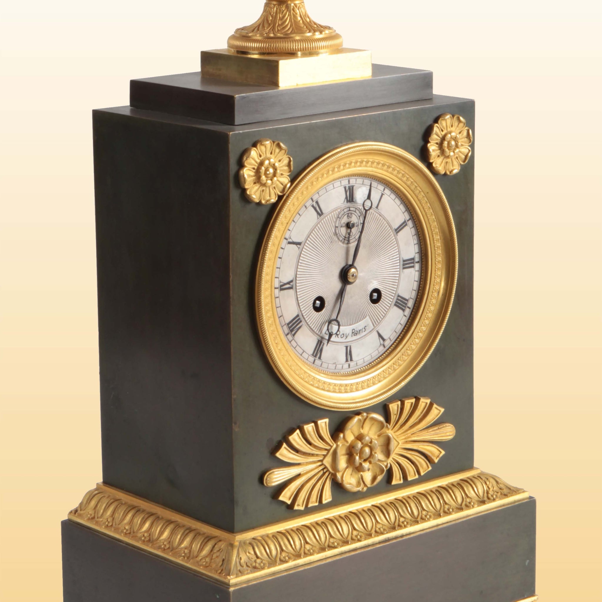 Orologio in metallo e bronzo dorato