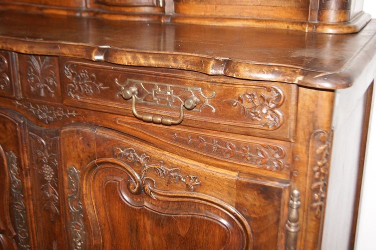Antica credenza francese del 1800 stile Provenzale in legno di noce 