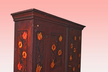 Ancienne belle armoire tyrolienne des années 1800 peinte de fleurs