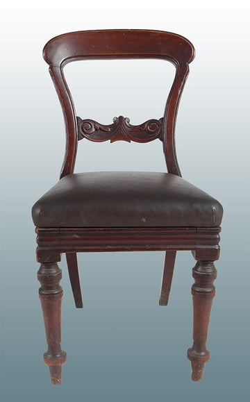 Antique English chairs from the 1800s in mahogany in Victorian style