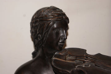 Scultura francese di inizio 1900 raffigurante dama con violino