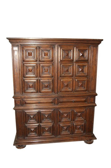 Italian Cupboards from 1900 in Renaissance style