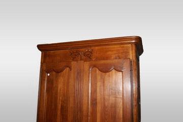 Armadio Provenzale del 1700 in legno di ciliegio