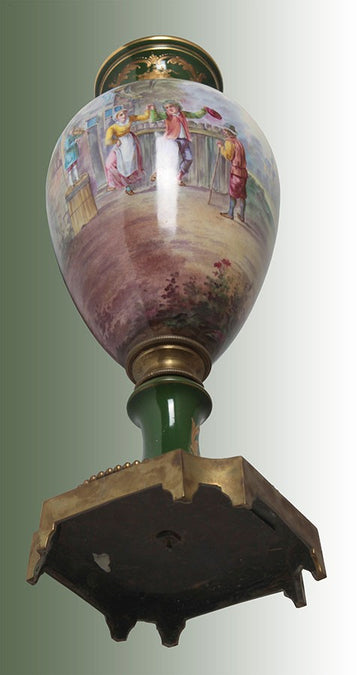 Vase français ancien en porcelaine de Sèvres décorée de 1800