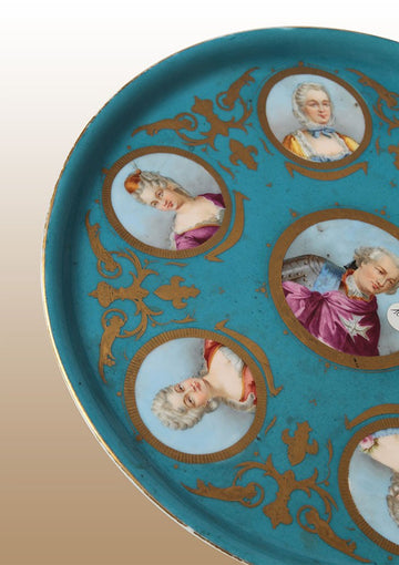 Grande assiette décorée ancienne en porcelaine française de Sèvres datant de 1800