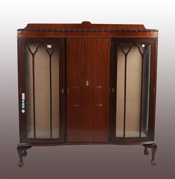 Armoire anglaise antique de 1900 de style Chippendale à trois portes