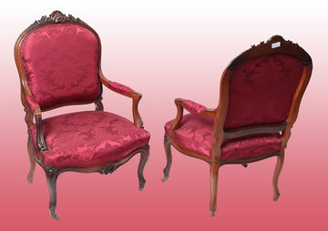 Paire de fauteuils français de style Louis XV