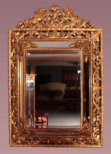 Ricca stupenda specchiera francese in legno dorato foglia oro rifinita stile Luigi XIV