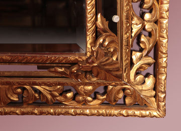 Ricca stupenda specchiera francese in legno dorato foglia oro rifinita stile Luigi XIV