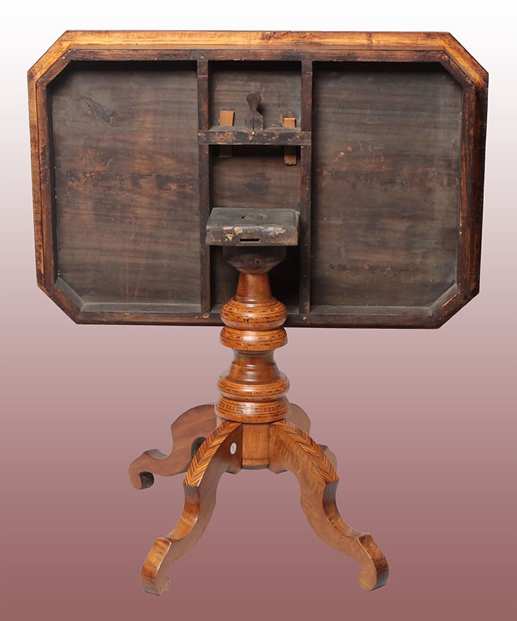 Antico tavolino a vela sorrentino, italiano, del 1800 con intarsi 