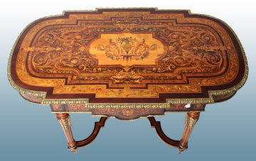 Table basse française ancienne de 1800 en marqueterie de style Louis XVI