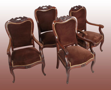 Groupe de 4 fauteuils français de style Louis Philippe avec sculptures